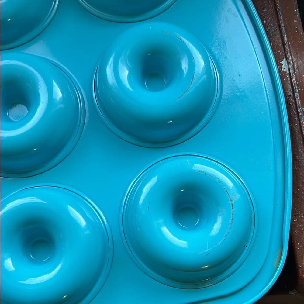 Pampered Chef Silver/Teal Donut Baking Pan - Picture 3 of 4